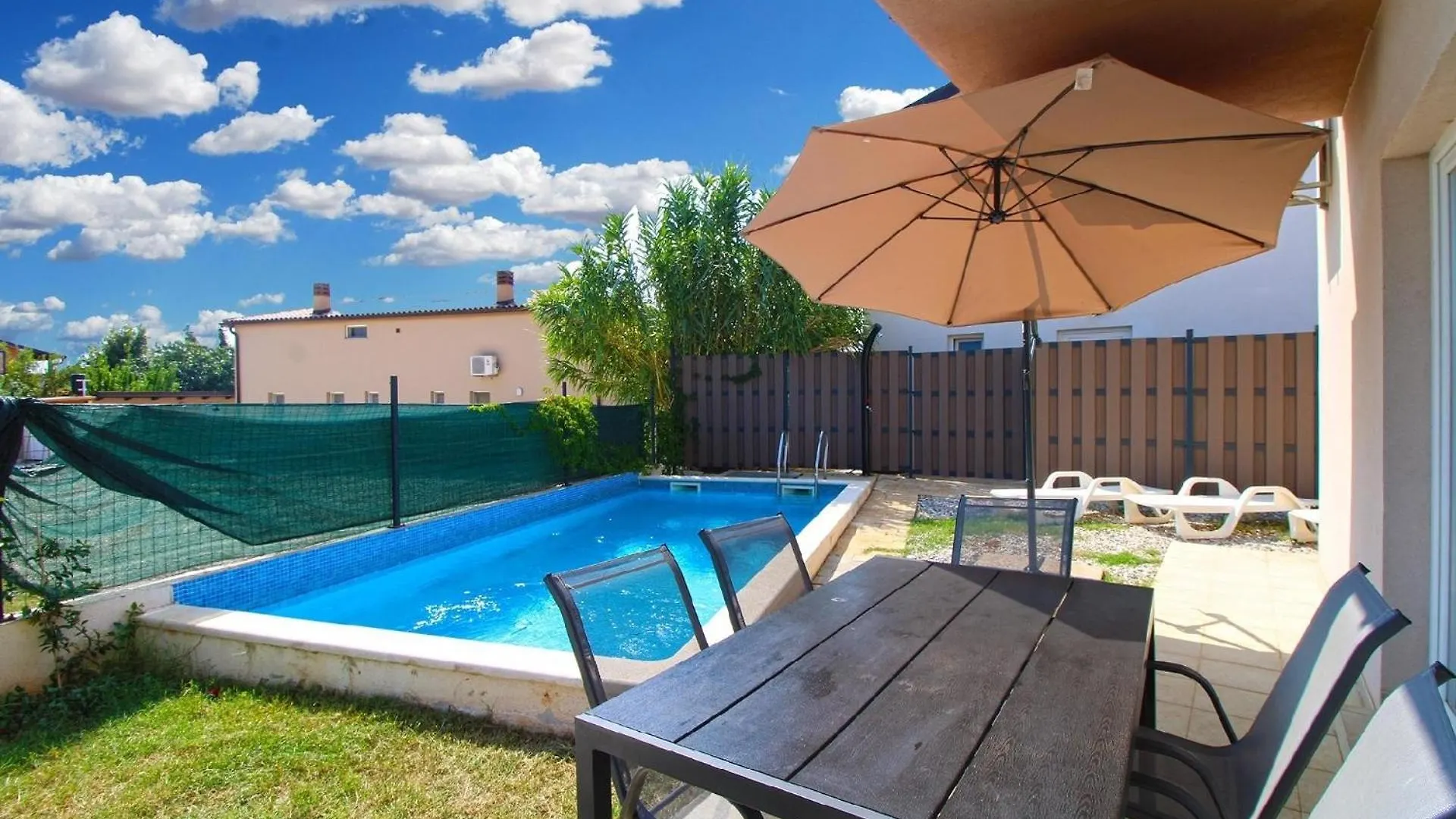 Ferienhaus Mit Privatpool Fuer 6 Personen Ca 107 Qm In Medulin, Istrien Suedkueste Von Istrien Holiday home