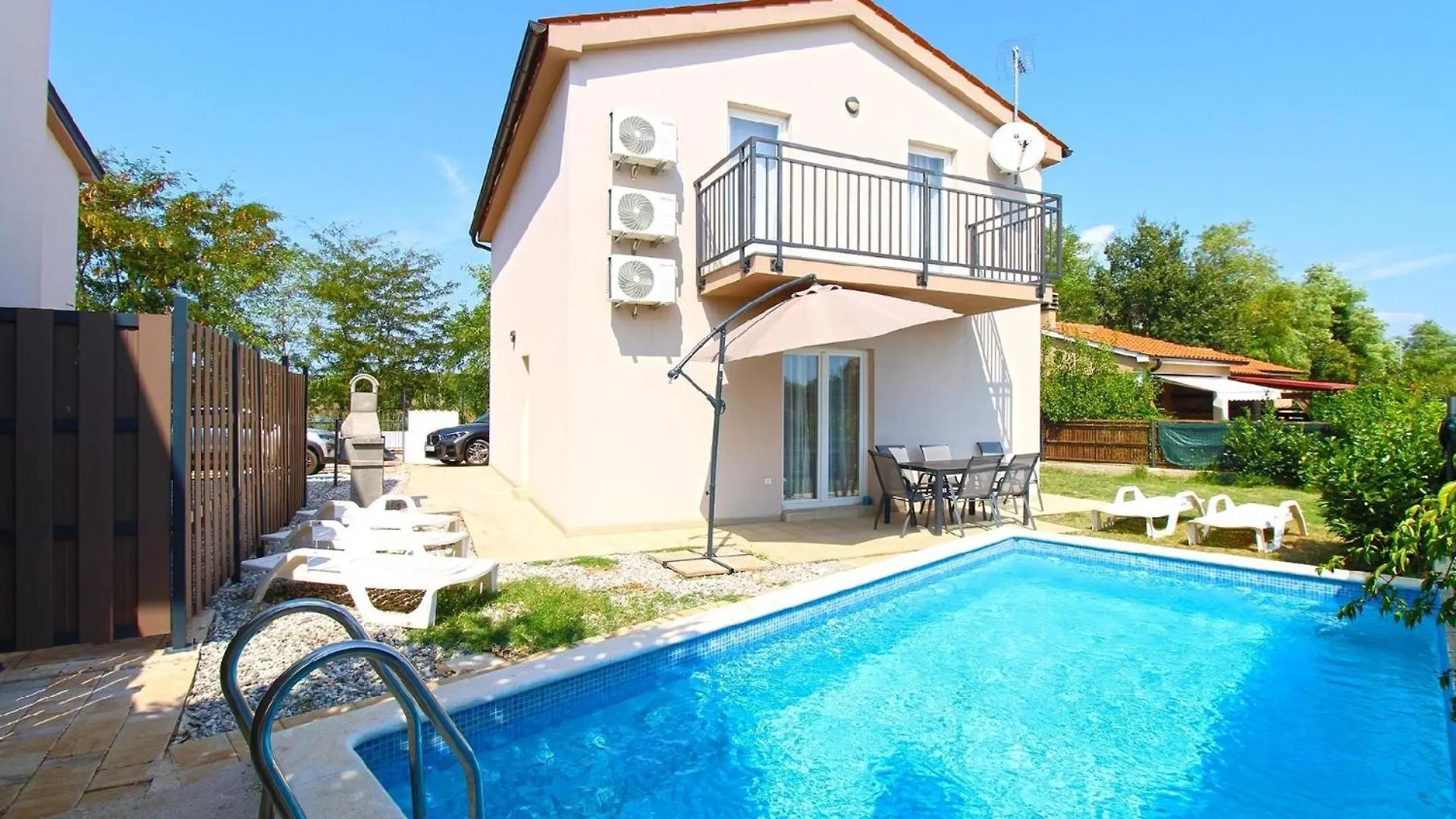 Ferienhaus Mit Privatpool Fuer 6 Personen Ca 107 Qm In Medulin, Istrien Suedkueste Von Istrien