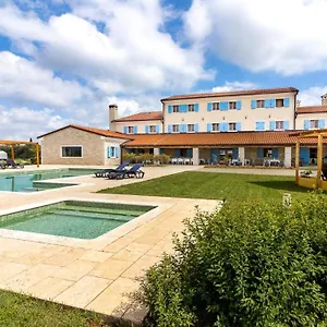 Velanera & Restaurant Sisan